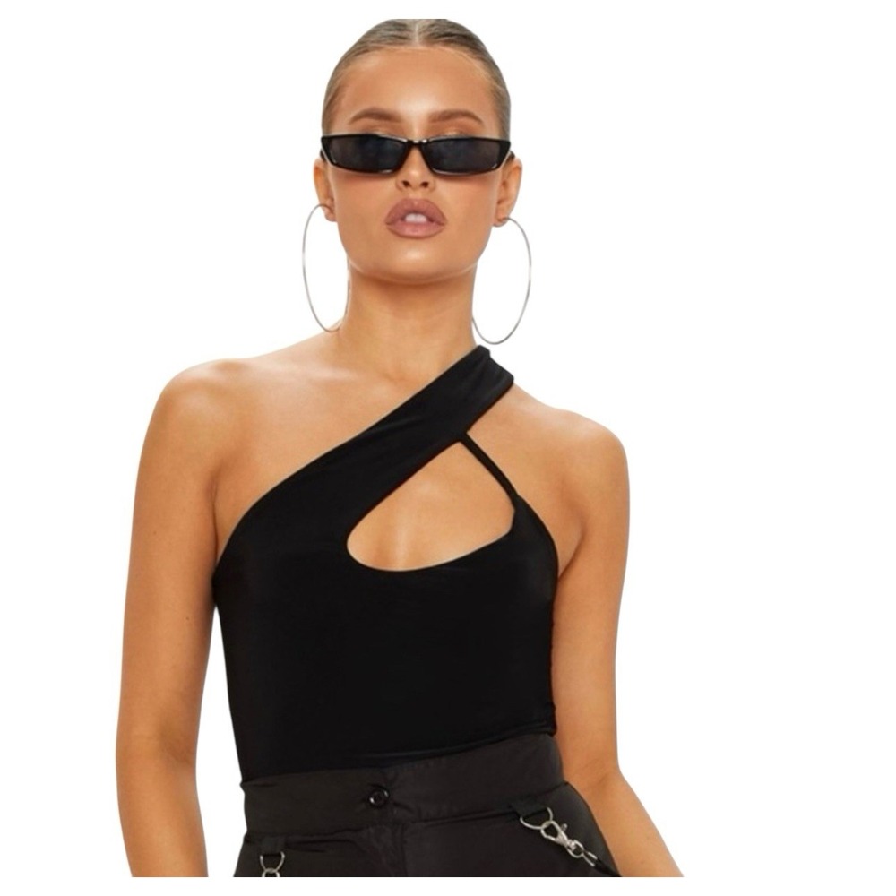 Pretty Little Thing Blk One Shoulder Asymmetric 1 Shoulder Cut Out Bodysuit Sz 4